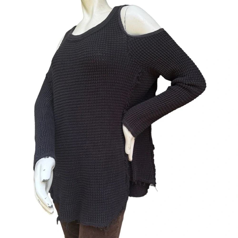 Free People Dark Gray Chunky Knit Oversized Cold Shoulder Raw Hem Sweater Small